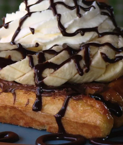 nutella-banana-waffle