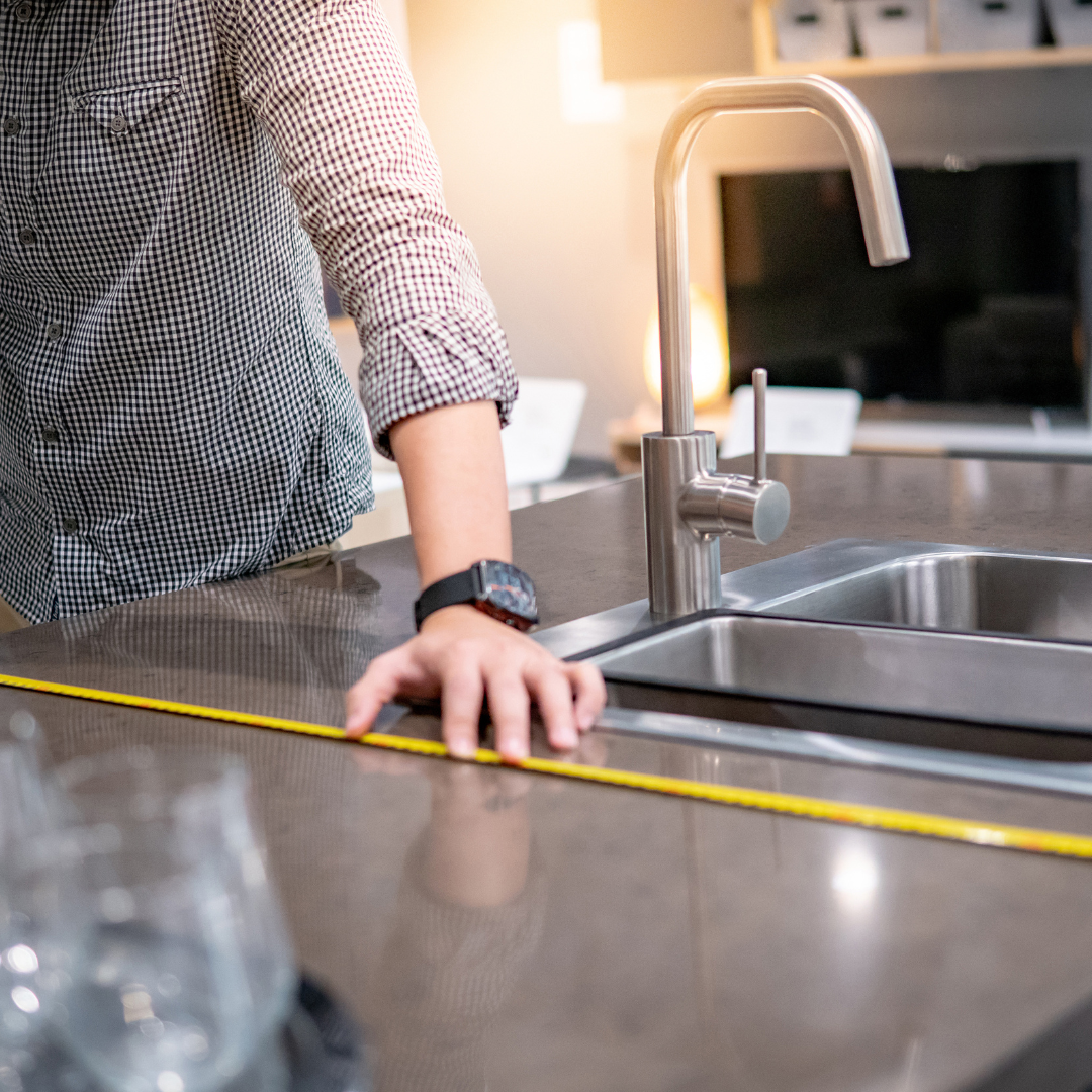 measuring kitchen countertop